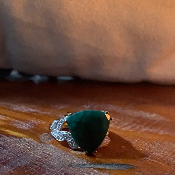 Emerald and Diamond Ring - Picture 11 of 14